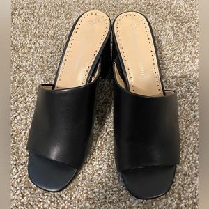 Adrienne Vittadini Black Mule Size 8